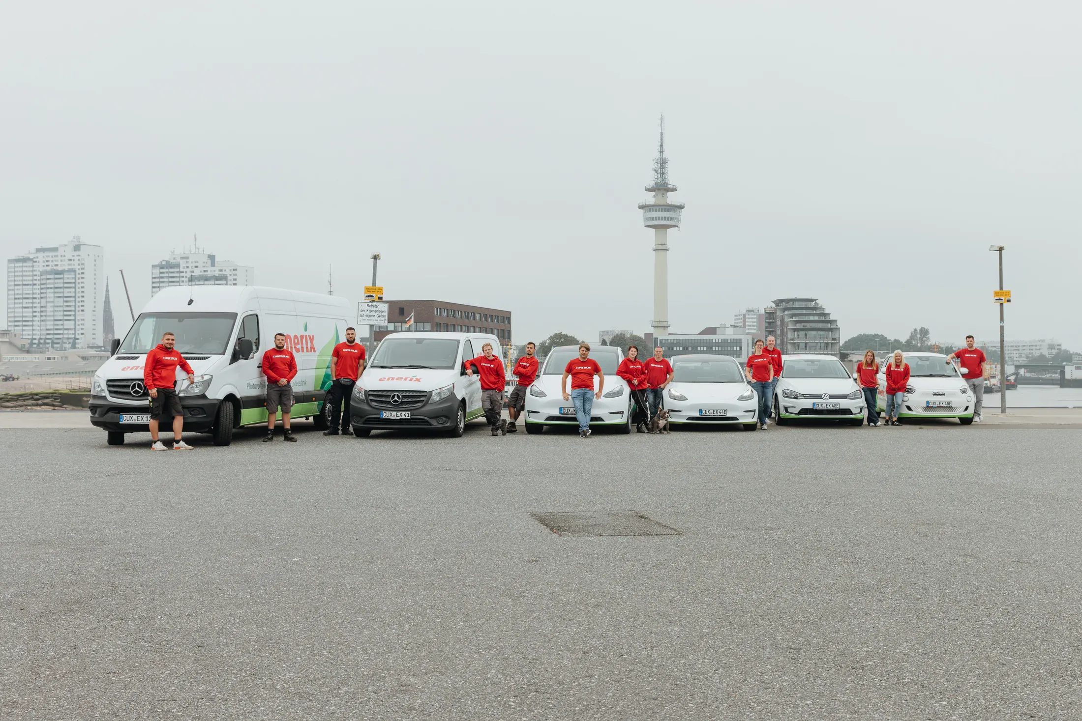 Team und Serviceflotte von enerix Weser-Elbe